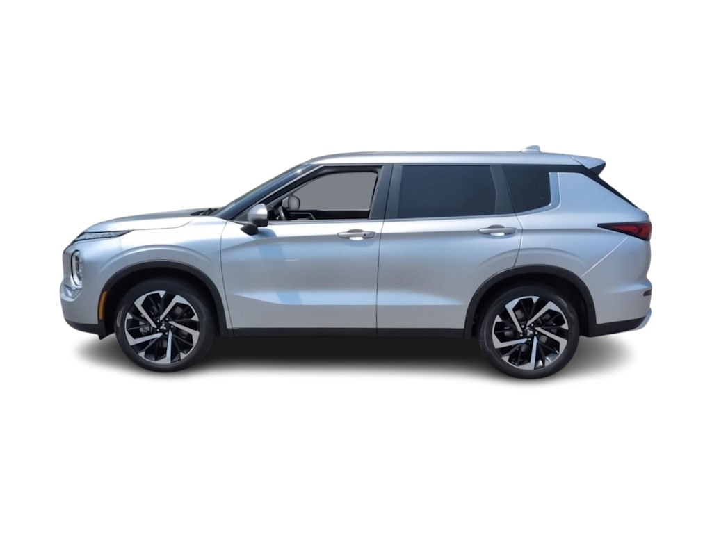 Thumbnail: 2023 Mitsubishi Outlander - 22