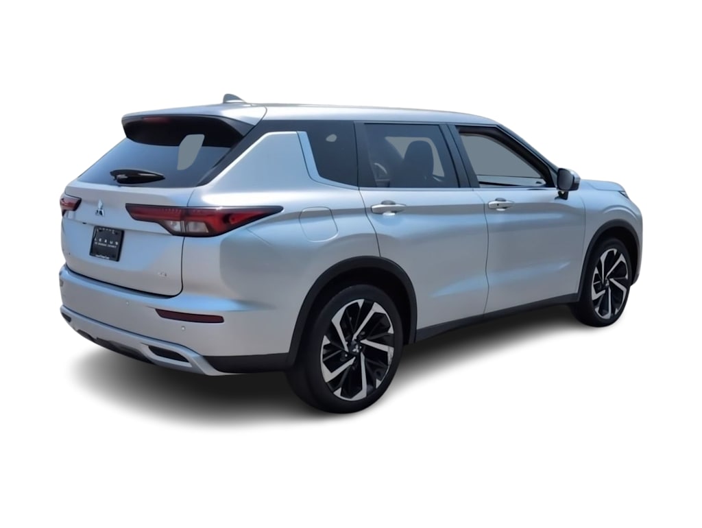Thumbnail: 2023 Mitsubishi Outlander - 23