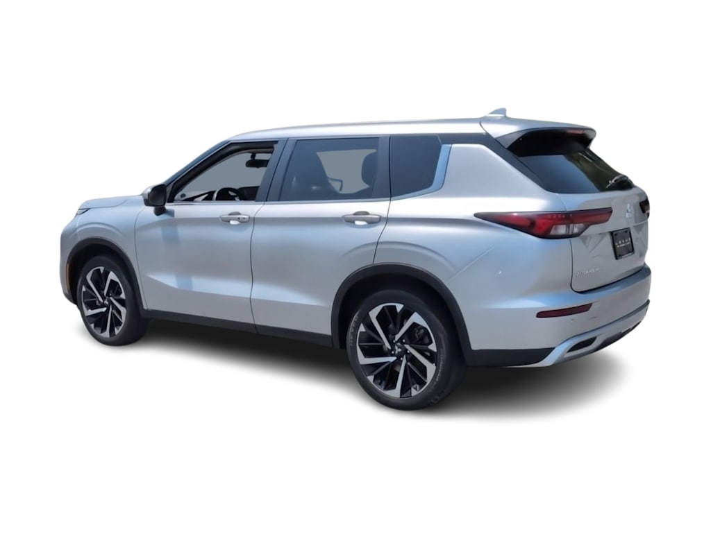 Thumbnail: 2023 Mitsubishi Outlander - 4