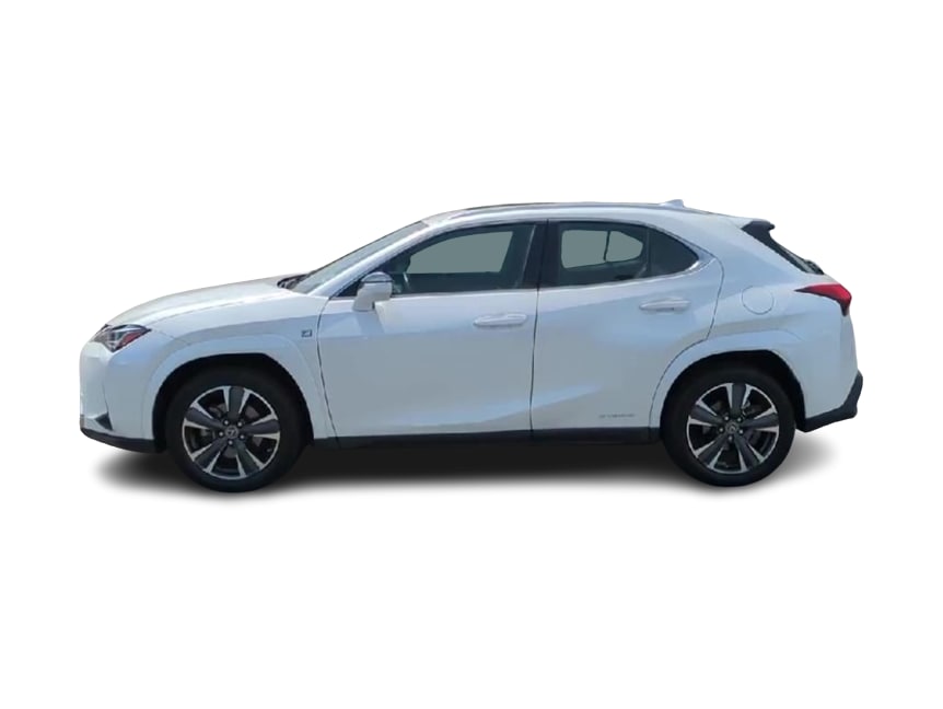 Thumbnail: 2022 Lexus UX - 3