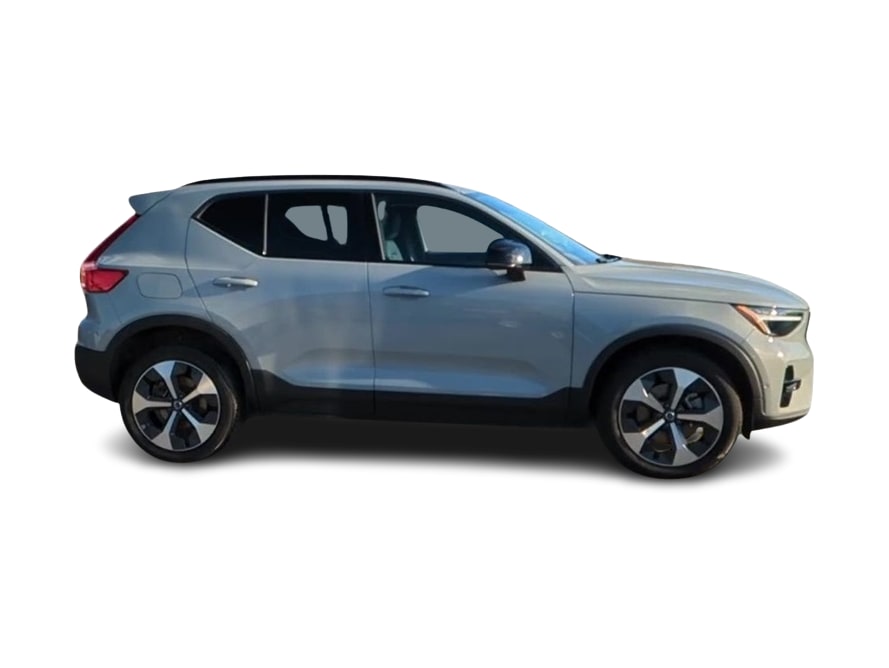 2024 Volvo XC40 B5 Plus 23