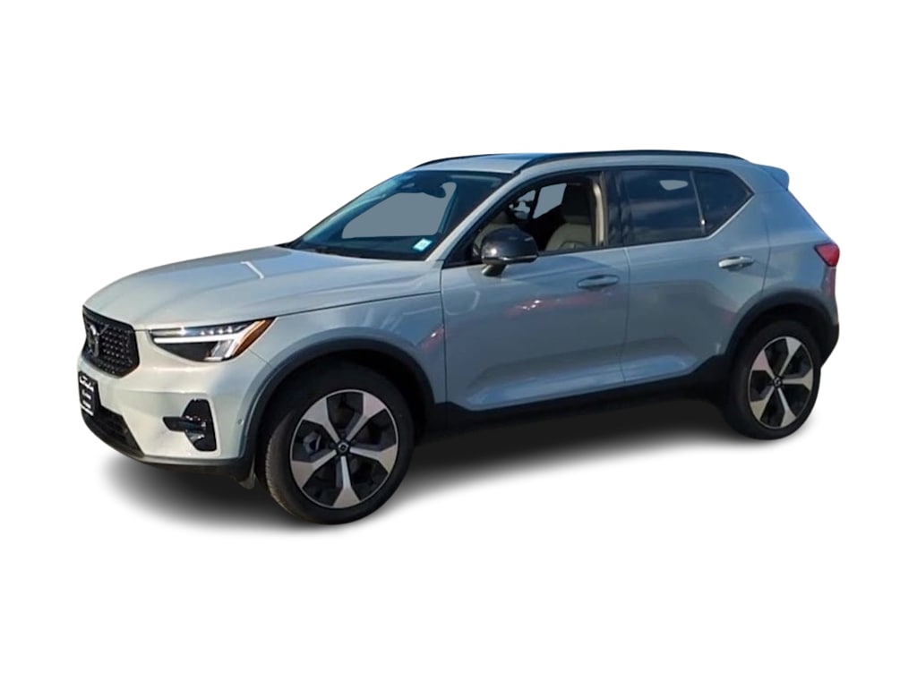 2024 Volvo XC40 B5 Plus 3