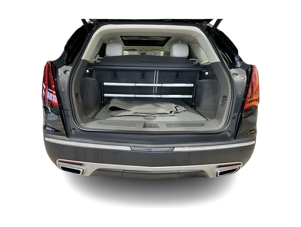 Thumbnail: 2022 Cadillac XT5 - 17