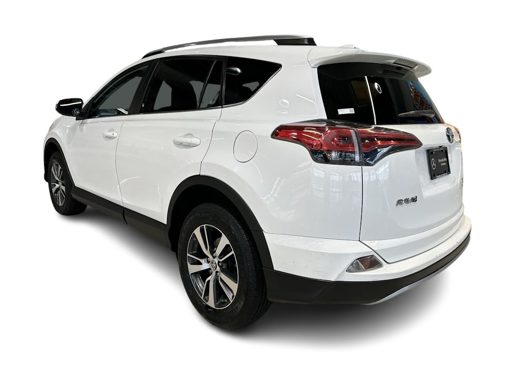 Thumbnail: 2018 Toyota RAV4 - 4