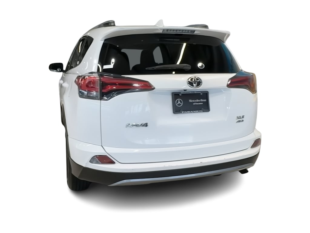 Thumbnail: 2018 Toyota RAV4 - 25