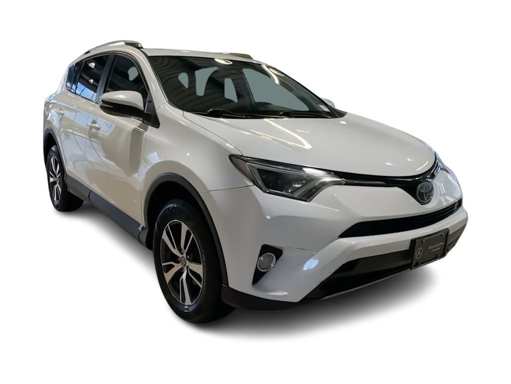 Thumbnail: 2018 Toyota RAV4 - 20