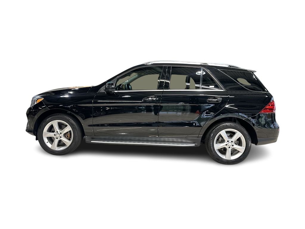 Thumbnail: 2016 Mercedes-Benz GLE - 28