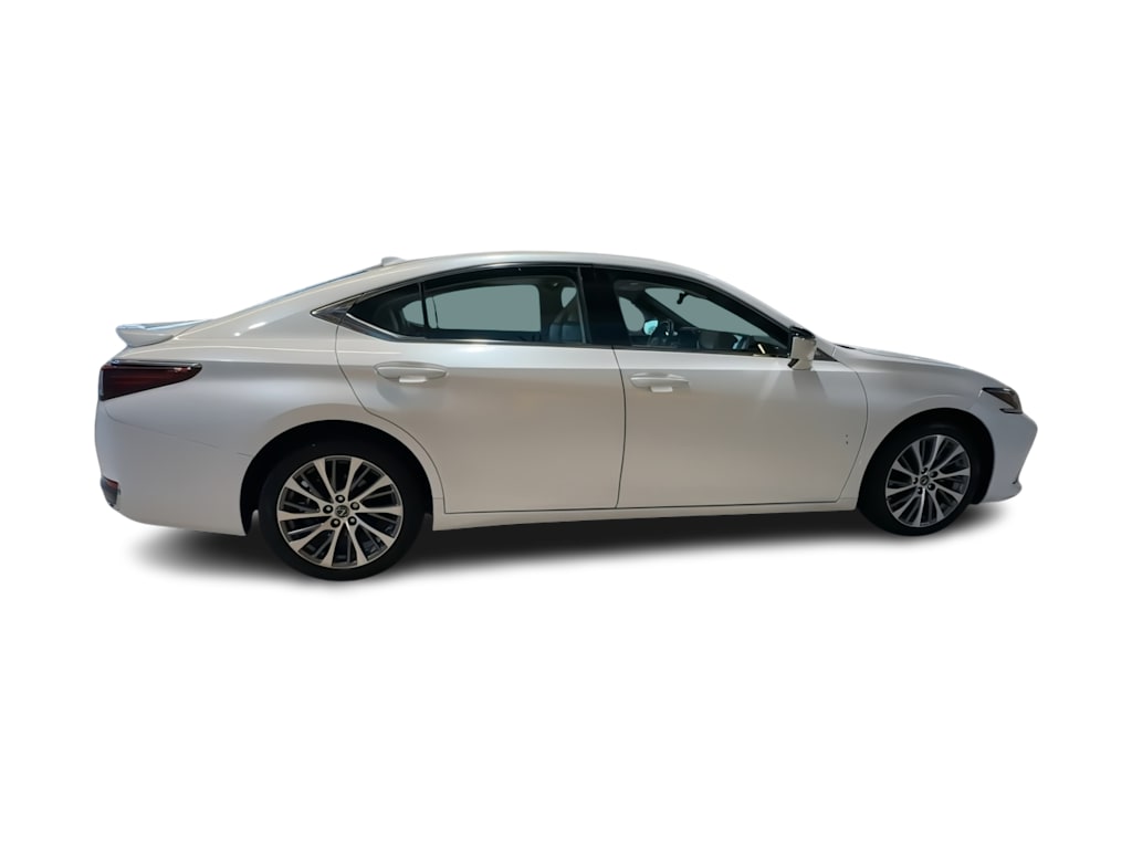Thumbnail: 2021 Lexus ES - 28