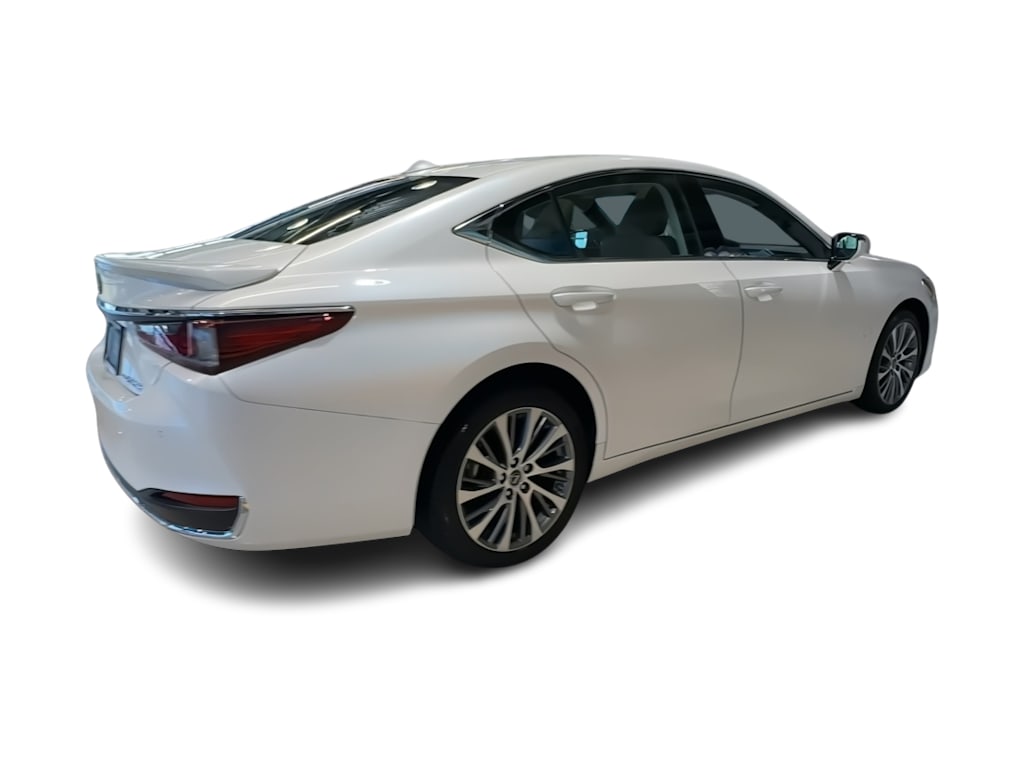 Thumbnail: 2021 Lexus ES - 27