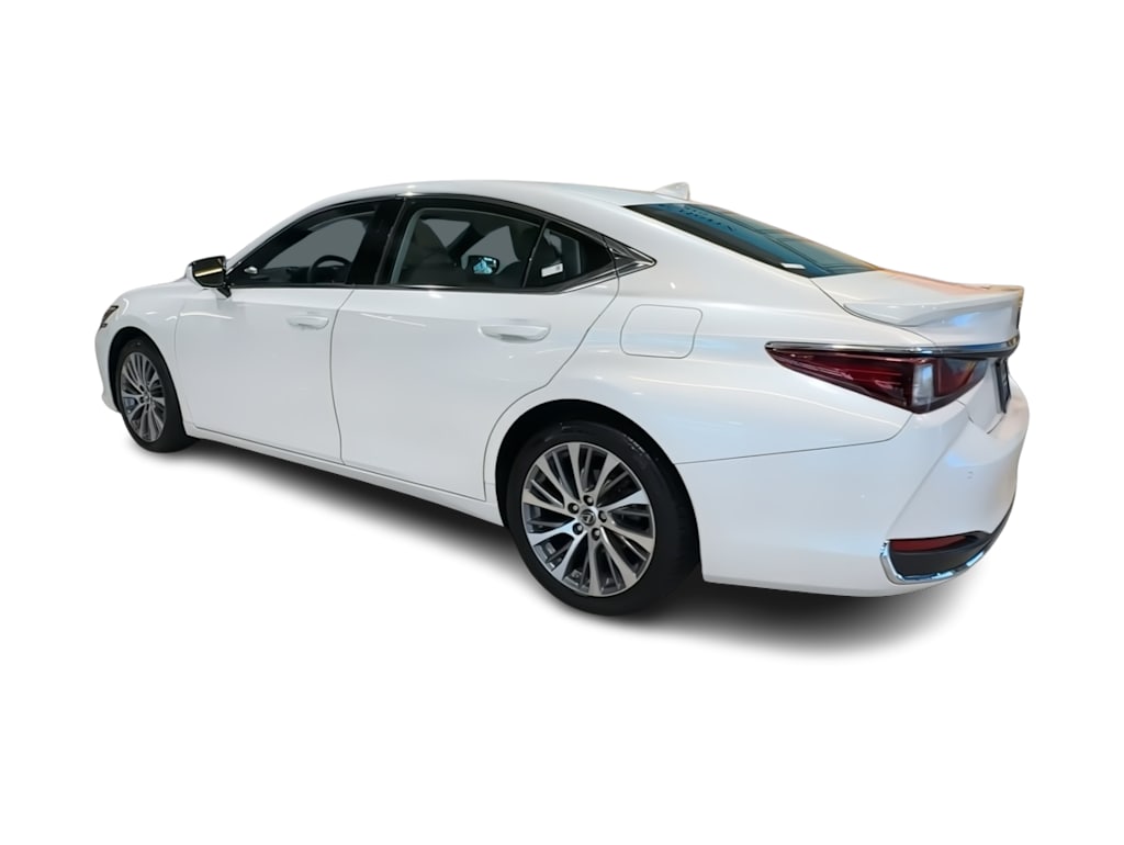 Thumbnail: 2021 Lexus ES - 24