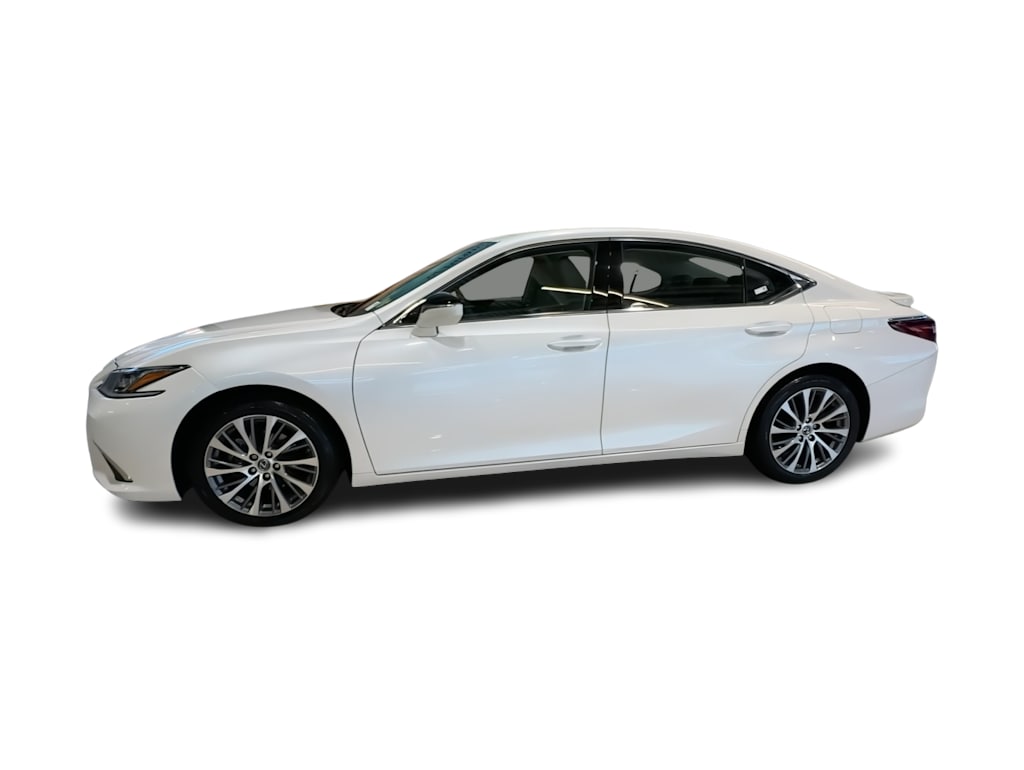 Thumbnail: 2021 Lexus ES - 3