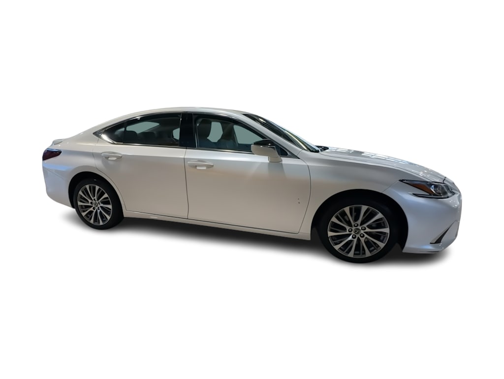 Thumbnail: 2021 Lexus ES - 29