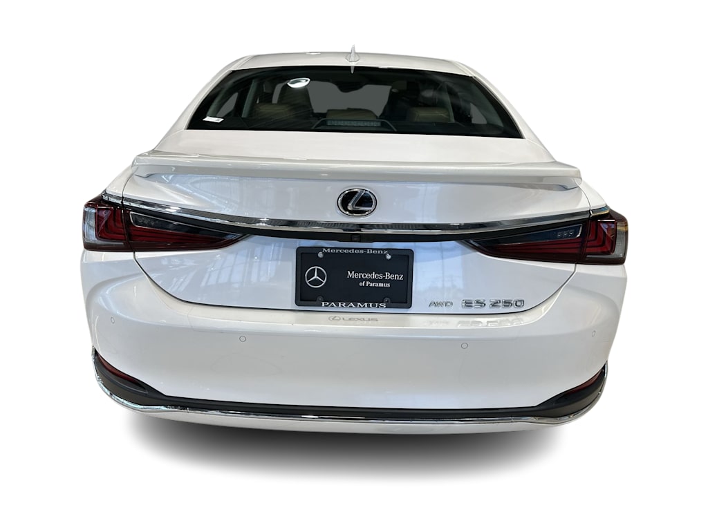 Thumbnail: 2021 Lexus ES - 5