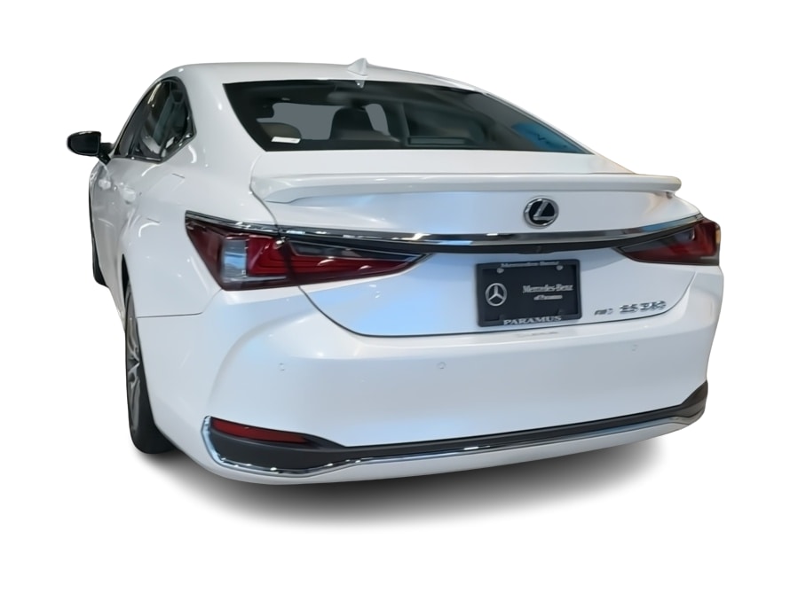 Thumbnail: 2021 Lexus ES - 25