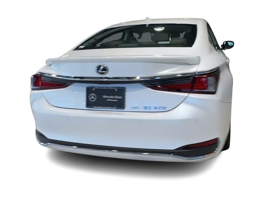 Thumbnail: 2021 Lexus ES - 26