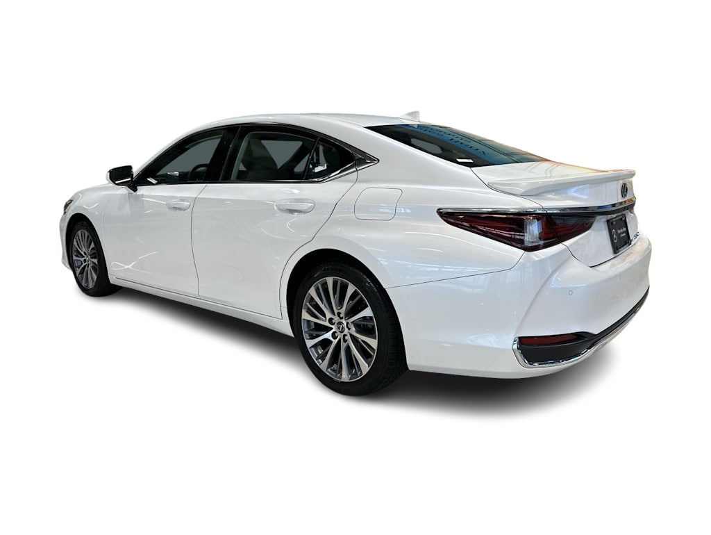 Thumbnail: 2021 Lexus ES - 4