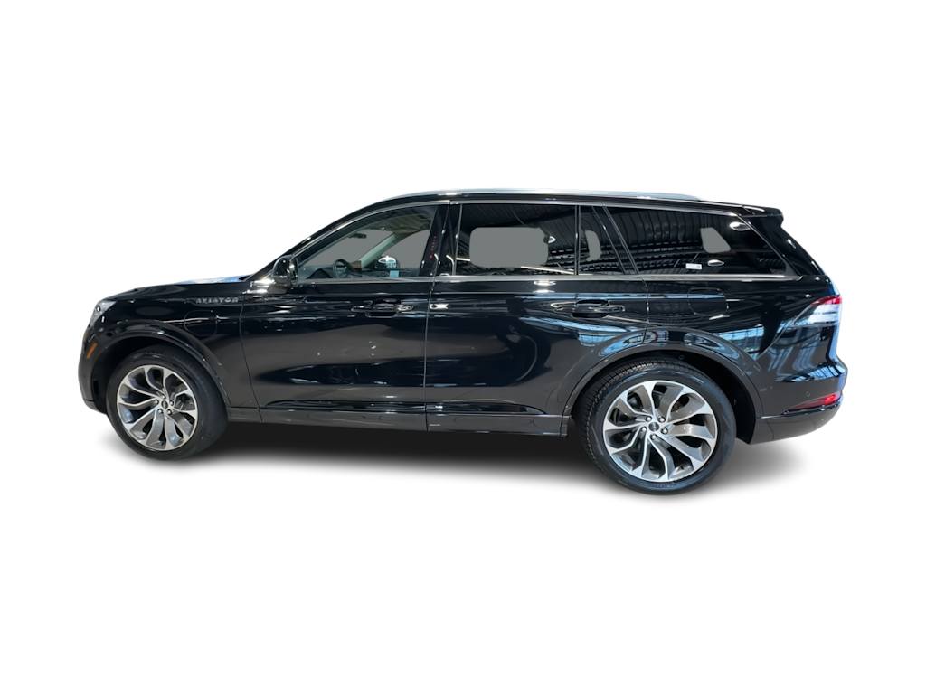 Thumbnail: 2021 Lincoln Aviator - 21