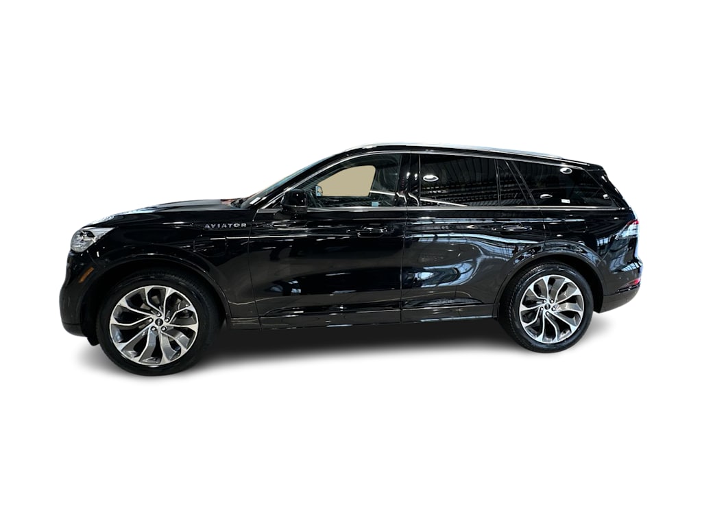Thumbnail: 2021 Lincoln Aviator - 28