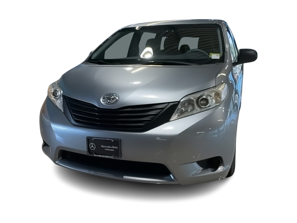 Thumbnail: 2014 Toyota Sienna - 21