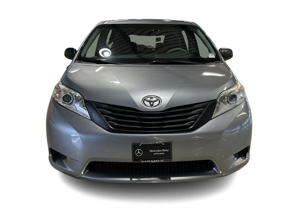 Thumbnail: 2014 Toyota Sienna - 31