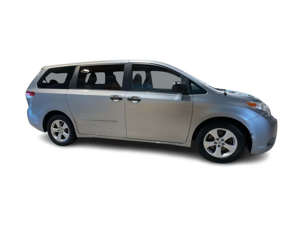 Thumbnail: 2014 Toyota Sienna - 29