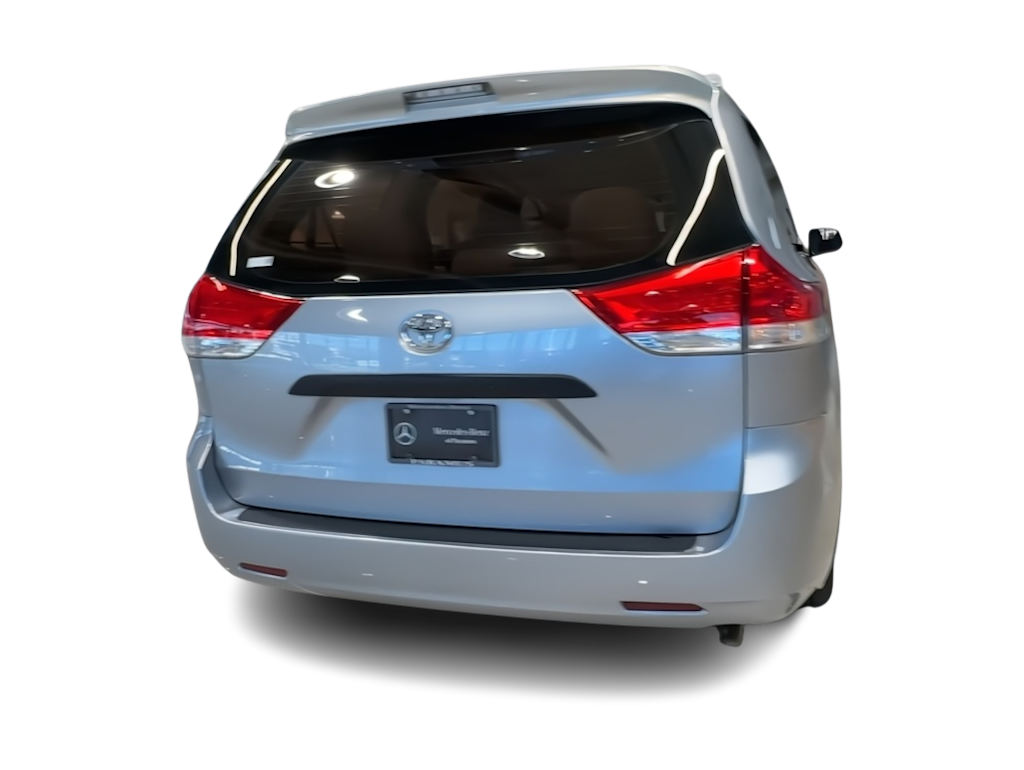 Thumbnail: 2014 Toyota Sienna - 26
