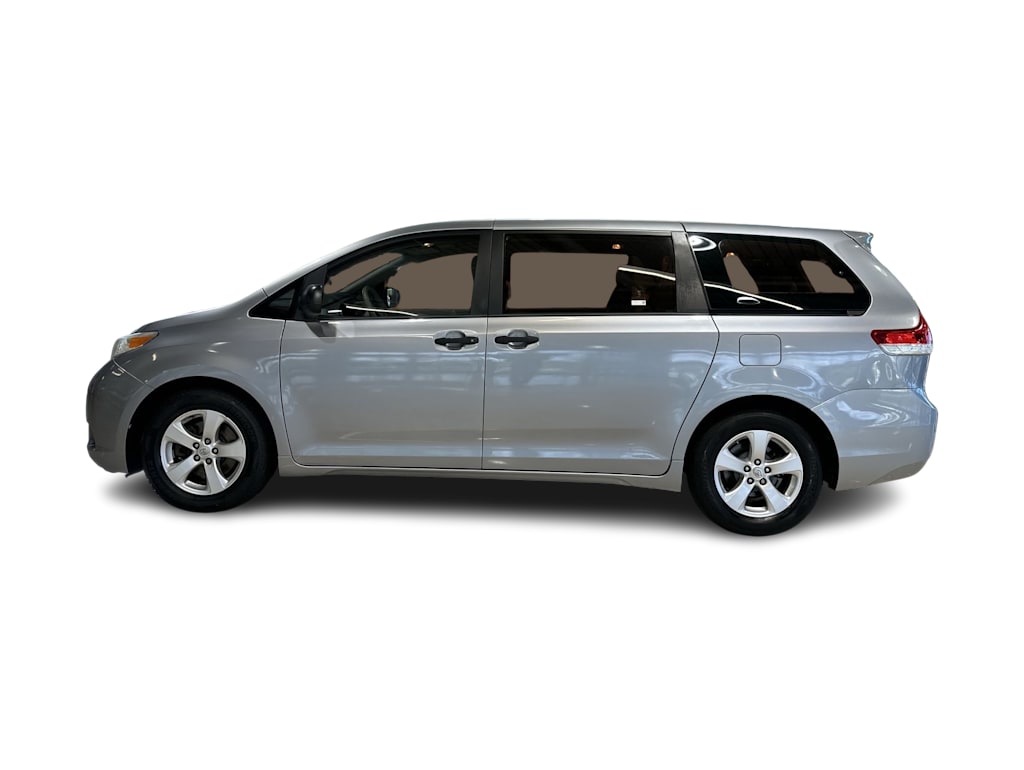 Thumbnail: 2014 Toyota Sienna - 30