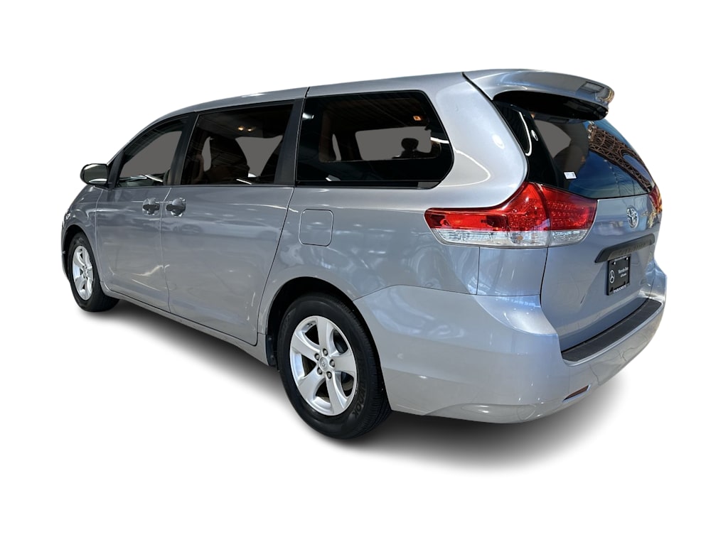 Thumbnail: 2014 Toyota Sienna - 4