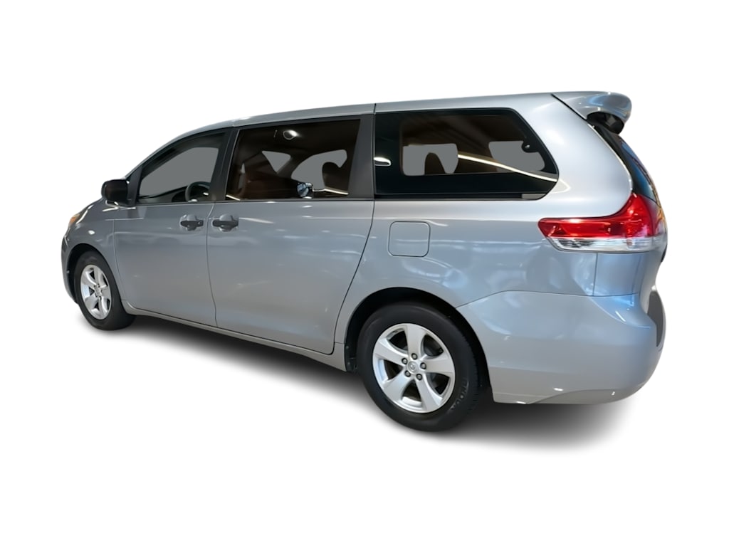 Thumbnail: 2014 Toyota Sienna - 24