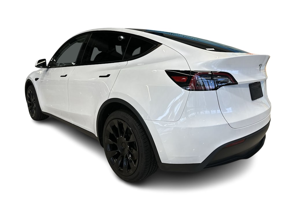 Thumbnail: 2024 Tesla Model Y - 4