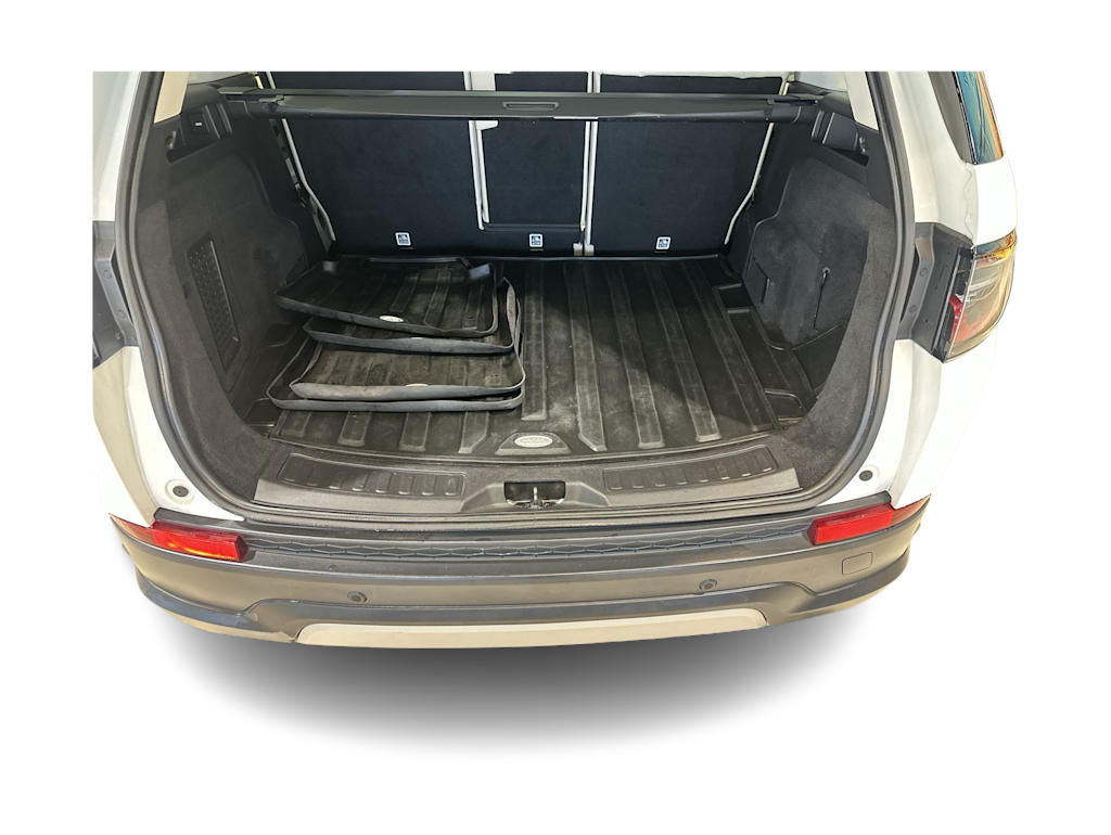 Thumbnail: 2021 Land Rover Discovery Sport - 15
