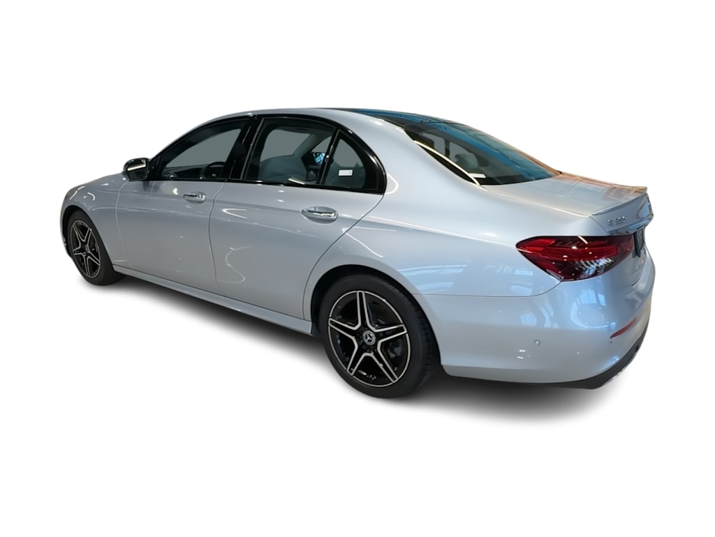 Thumbnail: 2022 Mercedes-Benz E-Class - 4