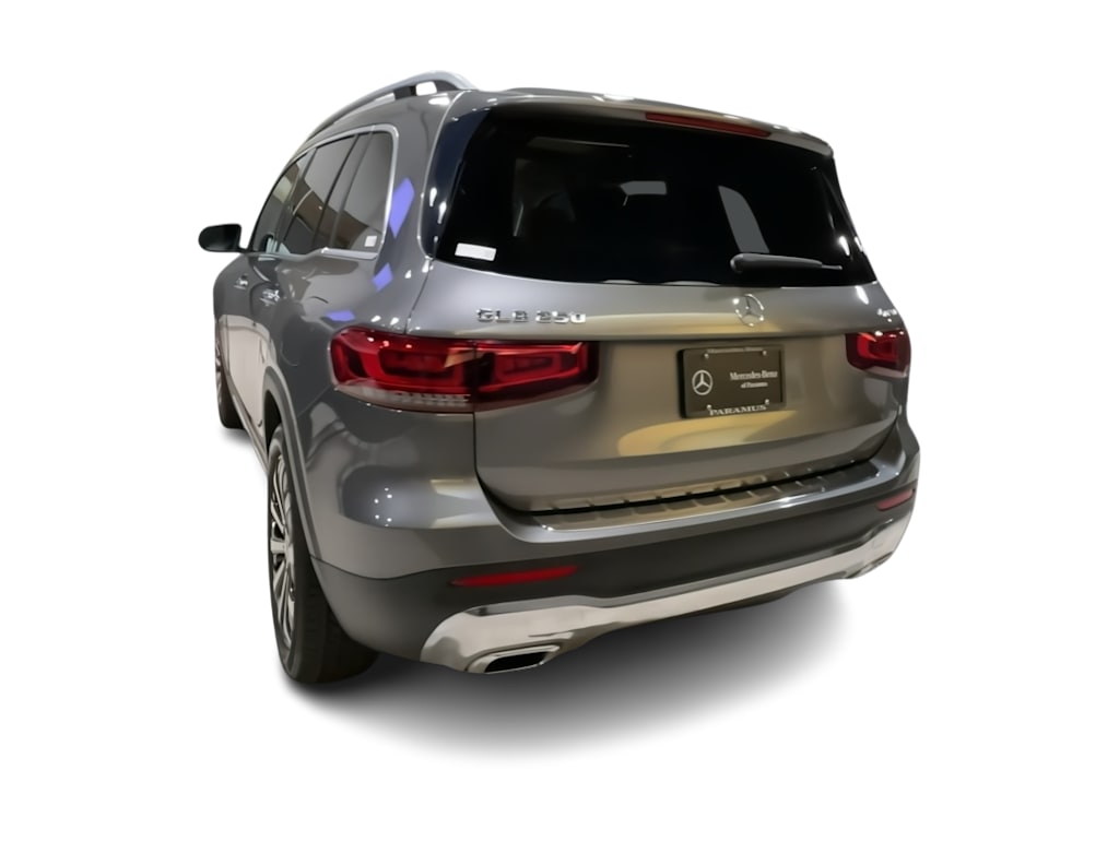 Thumbnail: 2021 Mercedes-Benz GLB - 4