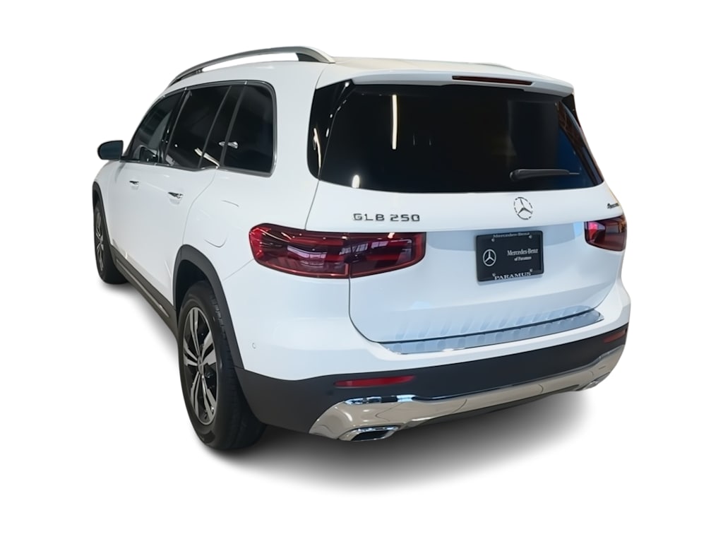 Thumbnail: 2026 Mercedes-Benz GLB - 4