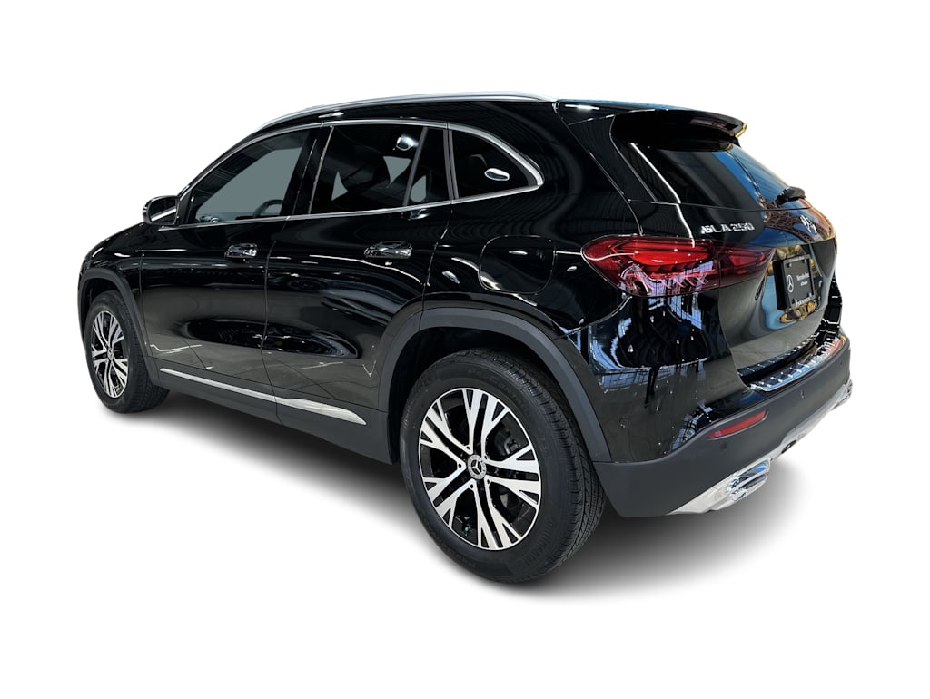 Thumbnail: 2026 Mercedes-Benz GLA - 4