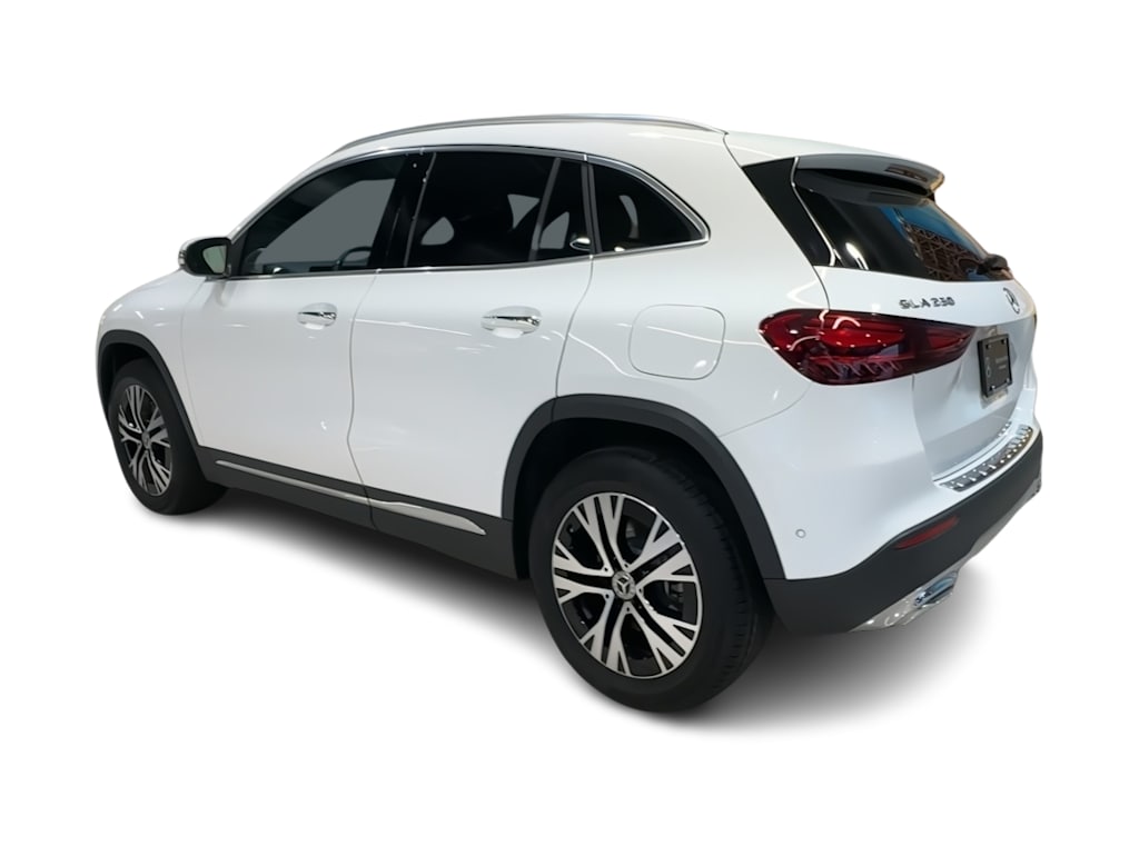 Thumbnail: 2026 Mercedes-Benz GLA - 4