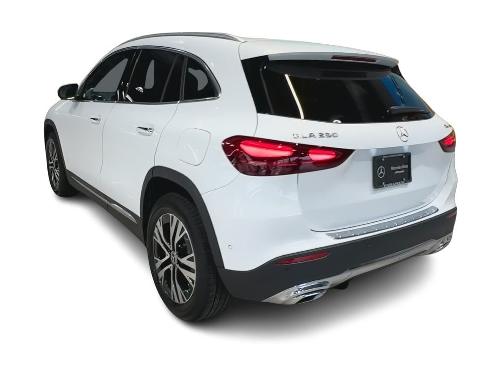 Thumbnail: 2026 Mercedes-Benz GLA - 4