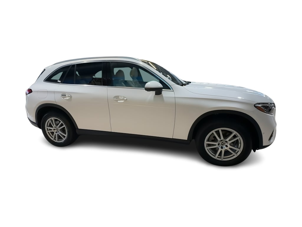 Thumbnail: 2023 Mercedes-Benz GLC - 28