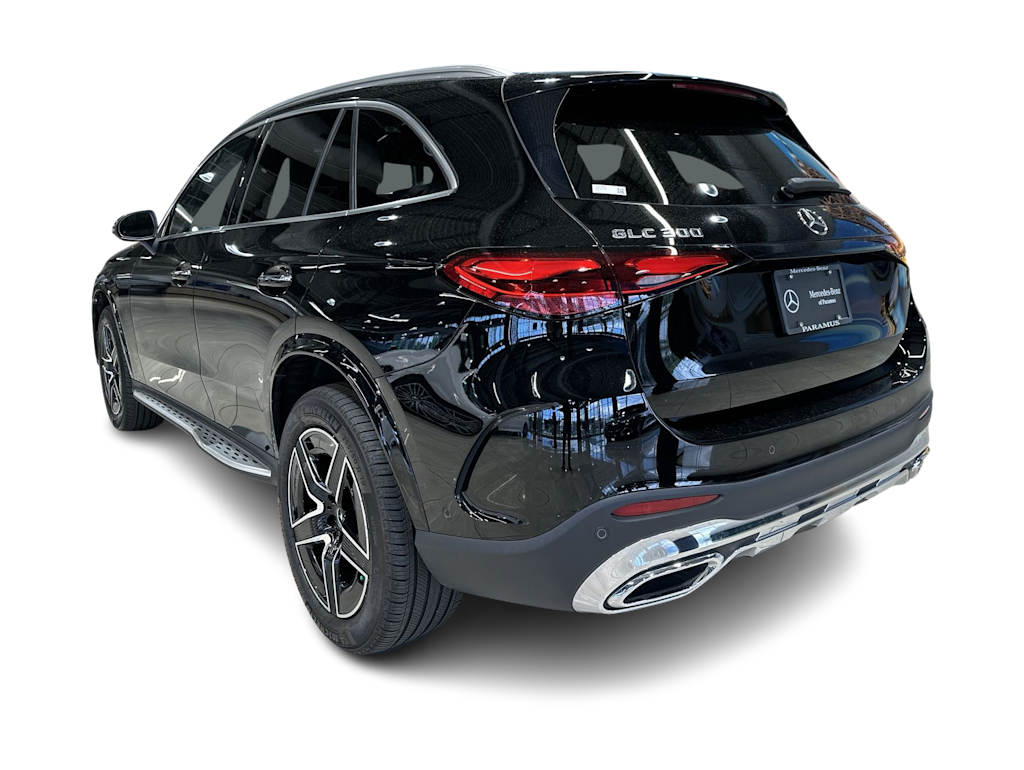 Thumbnail: 2023 Mercedes-Benz GLC - 28