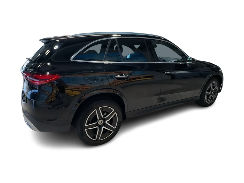 Thumbnail: 2026 Mercedes-Benz GLC - 27