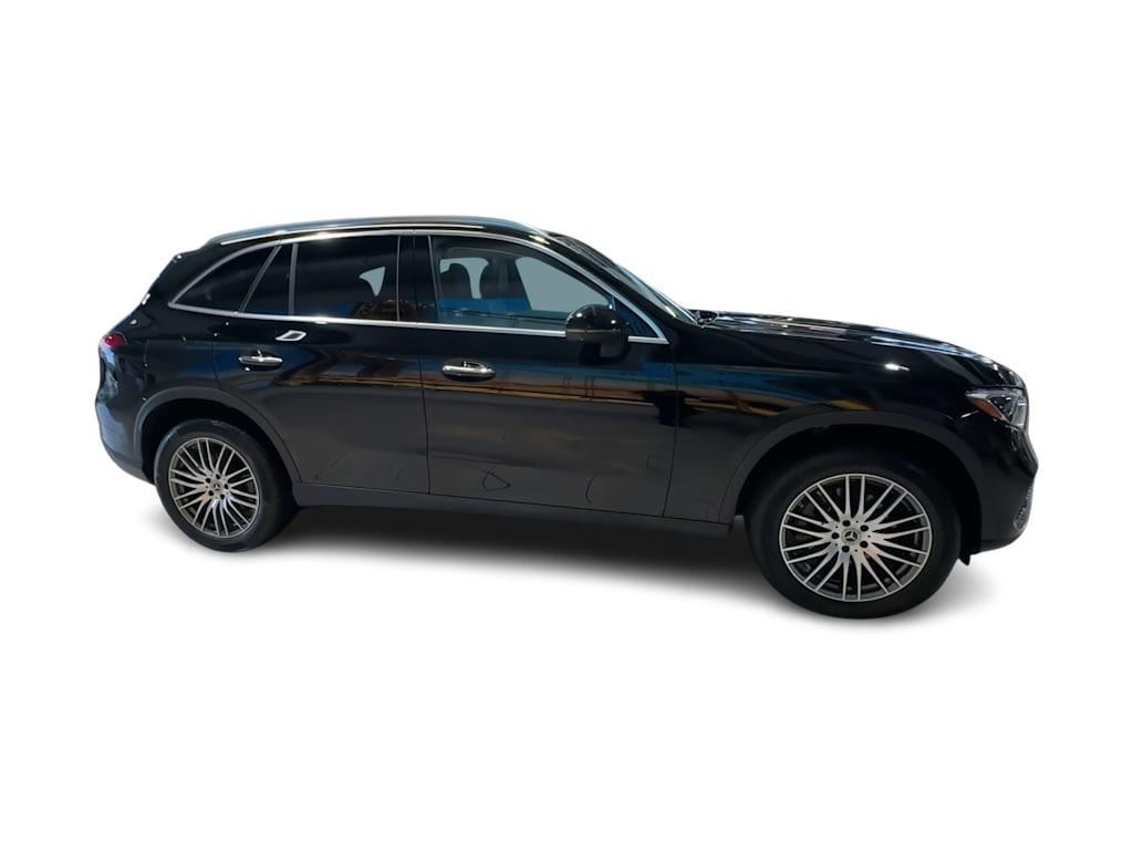 Thumbnail: 2023 Mercedes-Benz GLC - 26