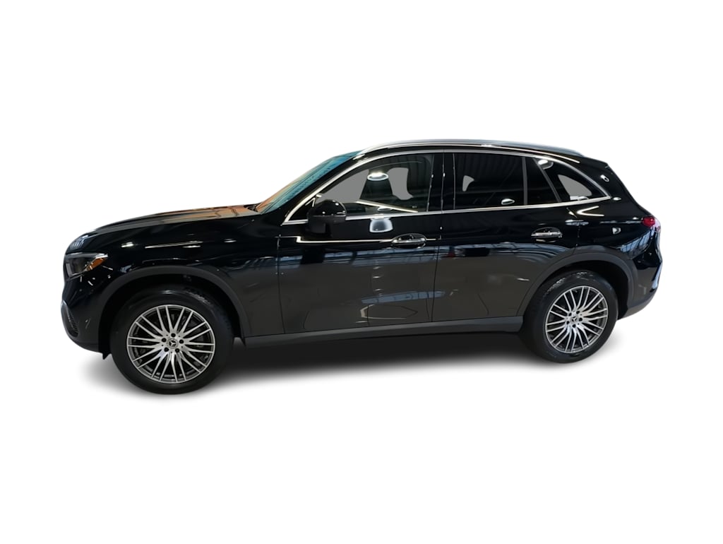 Thumbnail: 2023 Mercedes-Benz GLC - 21
