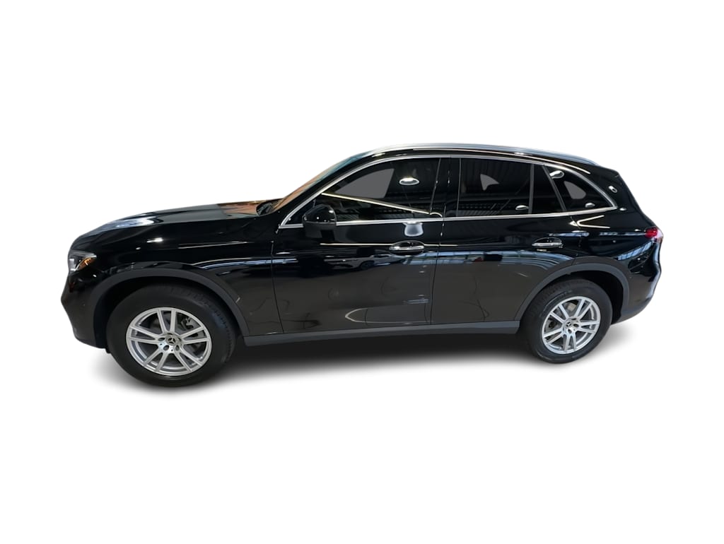 Thumbnail: 2023 Mercedes-Benz GLC - 3