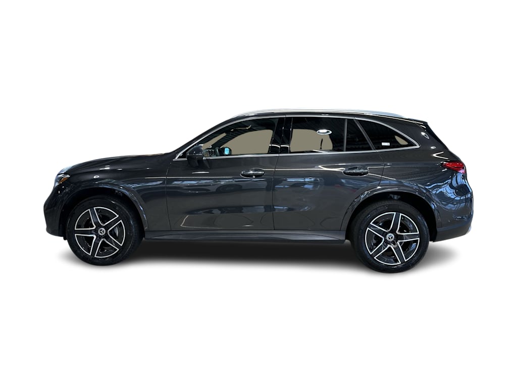 Thumbnail: 2023 Mercedes-Benz GLC - 29