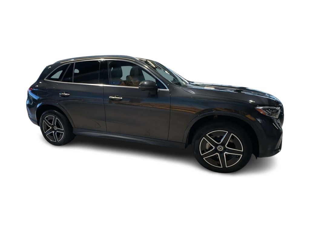 Thumbnail: 2023 Mercedes-Benz GLC - 28