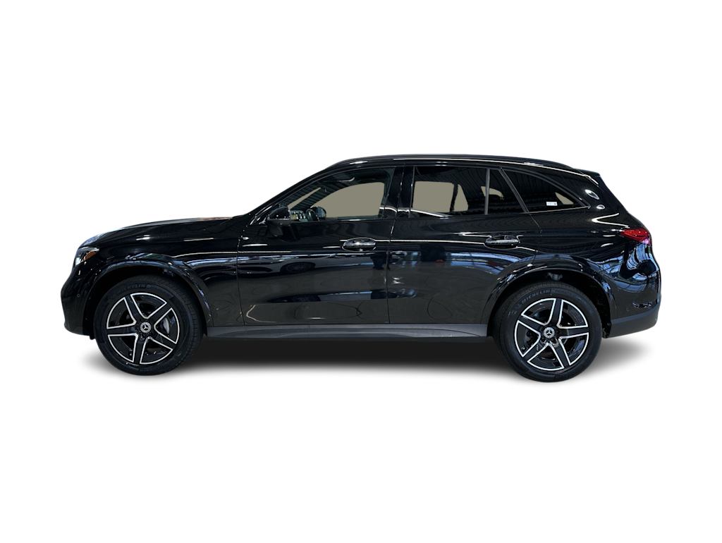 Thumbnail: 2023 Mercedes-Benz GLC - 27