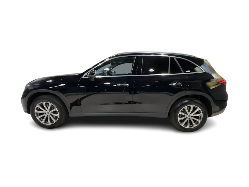 Thumbnail: 2025 Mercedes-Benz GLC - 22