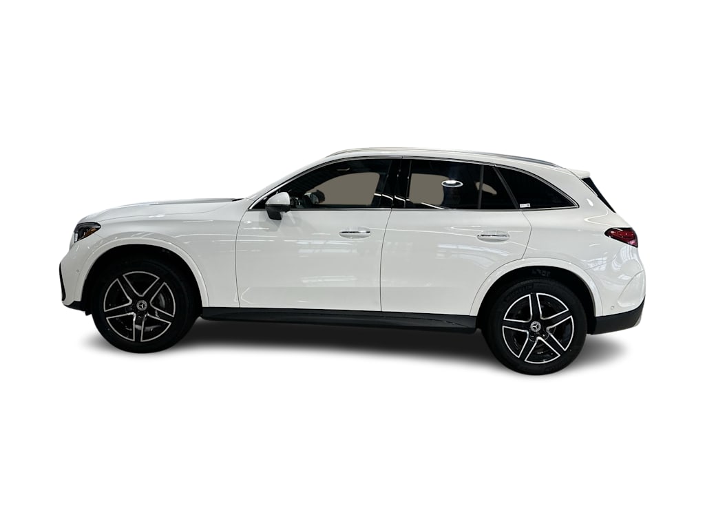 Thumbnail: 2023 Mercedes-Benz GLC - 29