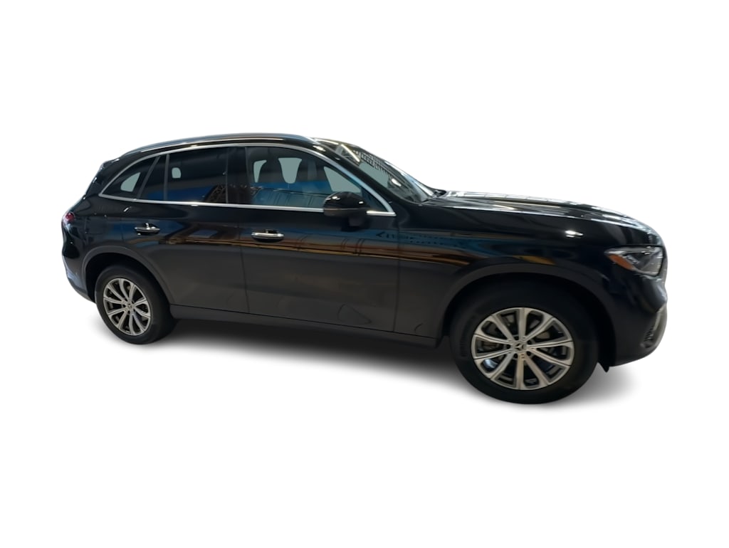 Thumbnail: 2026 Mercedes-Benz GLC - 26