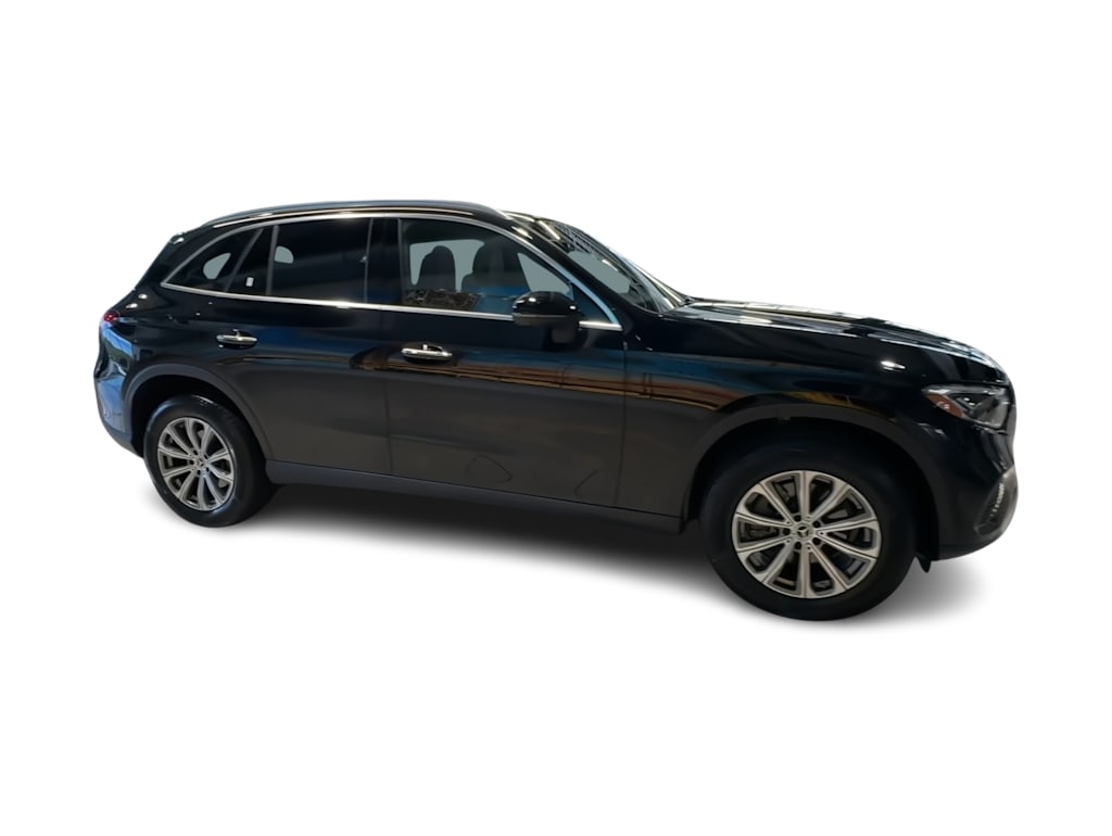 Thumbnail: 2026 Mercedes-Benz GLC - 27